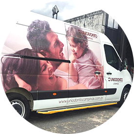 imagem pessoas conversando