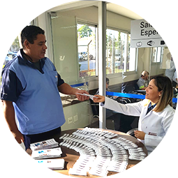 imagem pessoas conversando